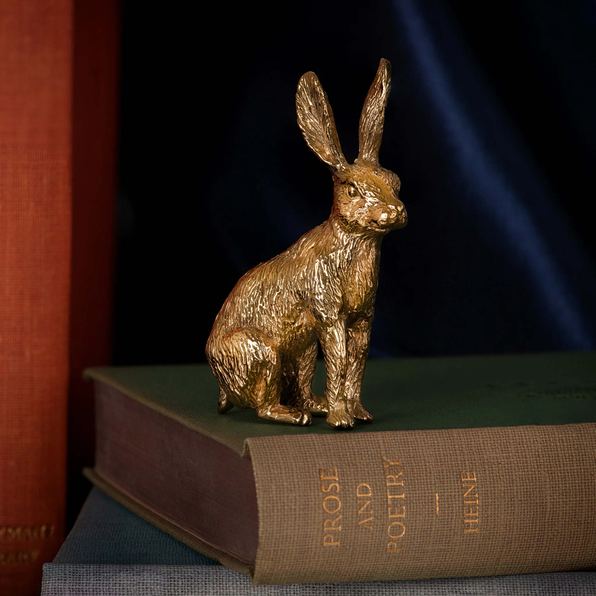 Hare Sculpture - Image 4